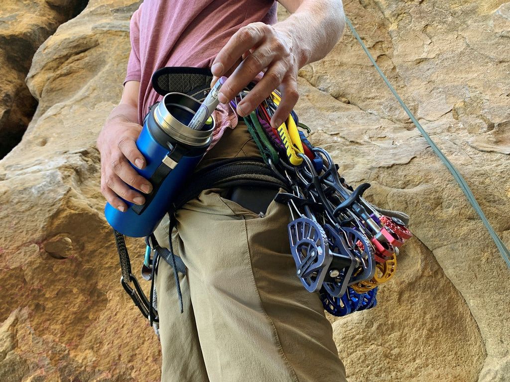 4AllFamily Insulin Cooler - Picture taken in the desert - Adventurous outdoor - Lantus injector pen refrigerated